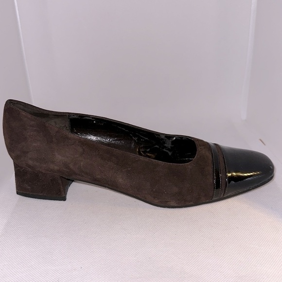 Van Eli Vero Cuoio Brown Suede Pumps with Patent Leather Vamp Size 8.5 - EUC - Picture 8 of 12